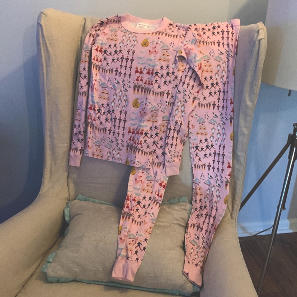 Hanna Andersson 12 Days of Christmas PJS Size 150/US 12